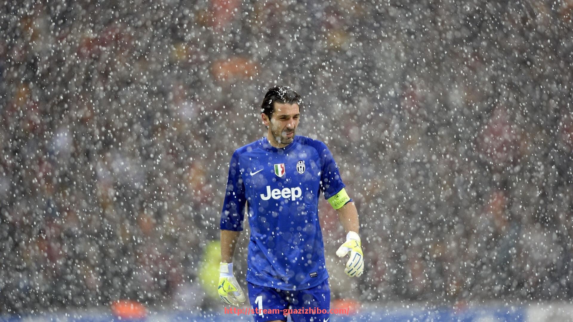 瓜子直播-多版本世俱杯球员训练服在功能性与工艺上的差异化比较